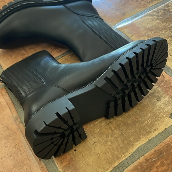 STEVE MADDEN Size 11 Black Leather Braced Sparkle Embellished Zip Ankle Boots - Picture 3 of 13